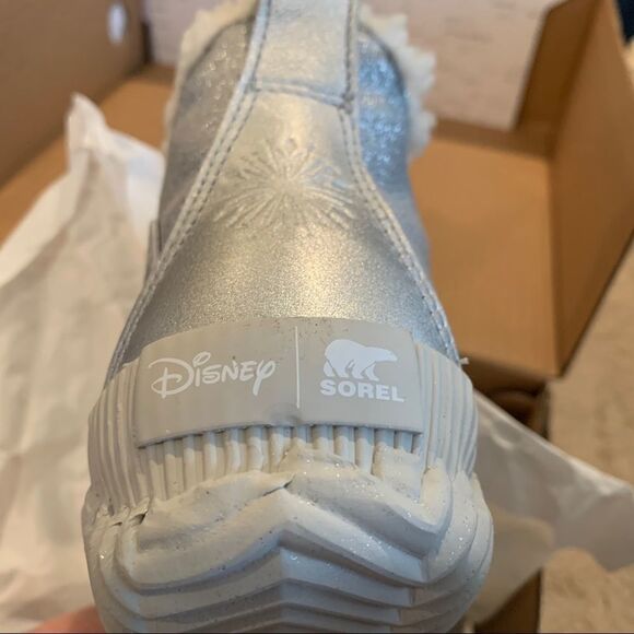 Sorel x Disney Frozen | Out N About Bootie - Picture 8 of 11